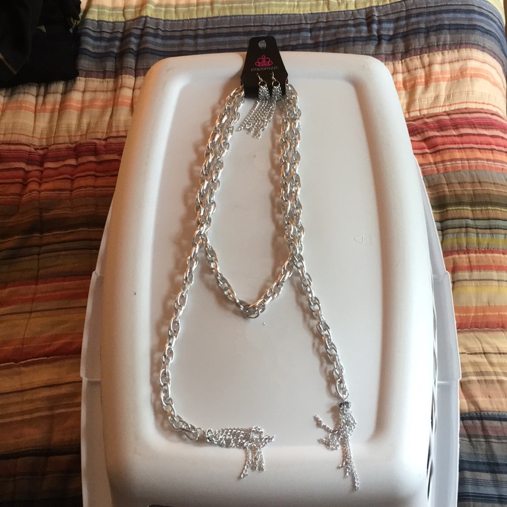 Paparazzi chain lariat and tassel earrings